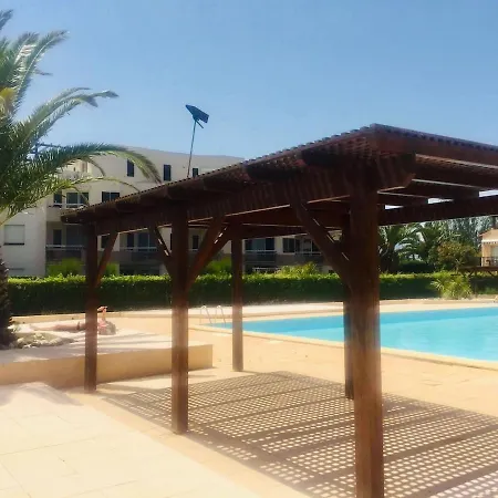 Apartment Joli Les Pieds Dans L'eau Avec Piscine Saint-Cyprien (Pyrenees-Orientales)